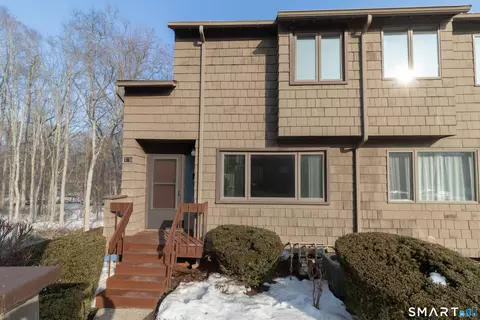 150 Towne House Rd #150, Hamden, CT 06514