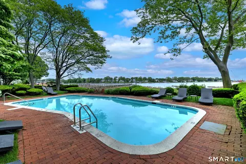 42 Ferry Ct #42, Stratford, CT 06615