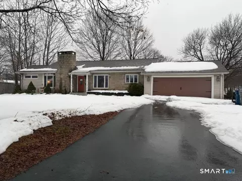 12 Rockwell Ave, Plainville, CT 06062