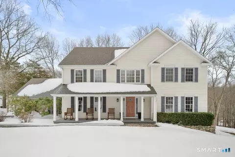 3 Owl Ridge Ln, Sandy Hook, CT 06482