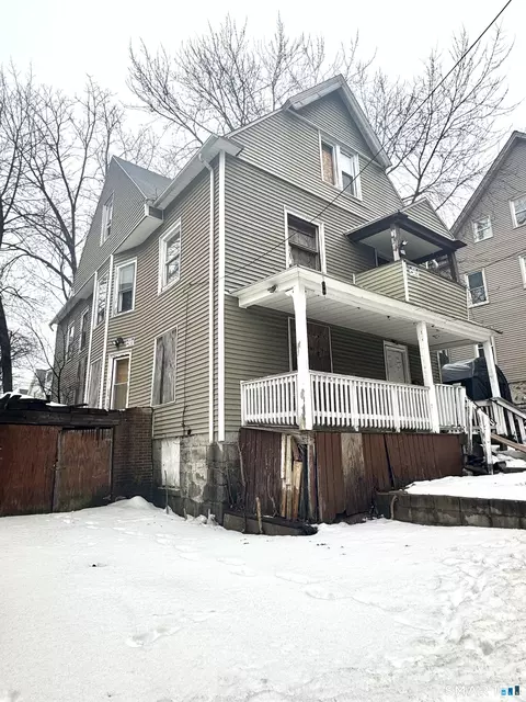 35 Frederick St, Waterbury, CT 06710