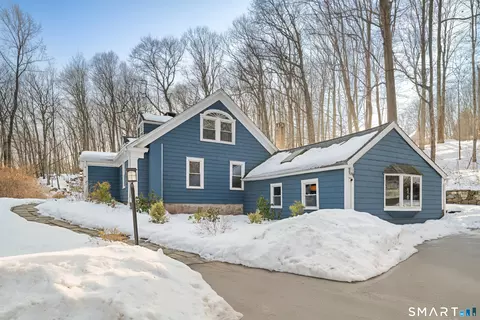 138 Putnam Park Rd, Bethel, CT 06801