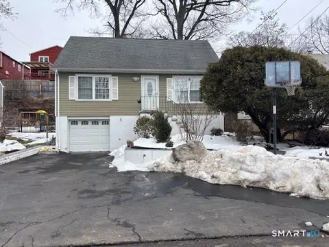 474 Indian Ave, Bridgeport, CT 06606