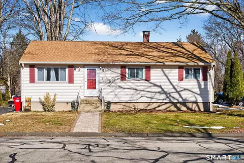 7 Dove Dr, Meriden, CT 06451