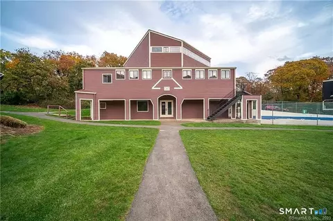 5 Stonegate Cir #F, Branford, CT 06405