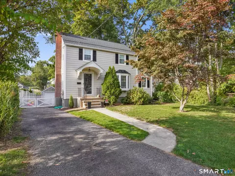 688 Wilson St, Fairfield, CT 06825