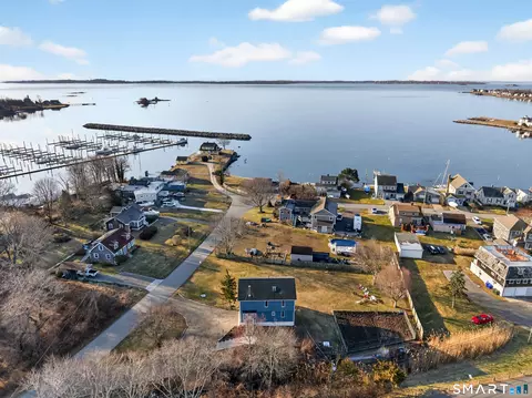 18 Noble Ave, Groton, CT 06340