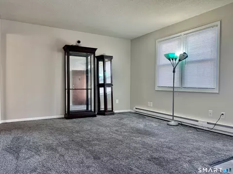 8 Roma St #8, East Haven, CT 06512