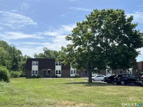 8 Roma St #8, East Haven, CT 06512