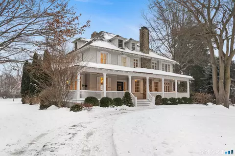 242 Ocean Dr W, Stamford, CT 06902
