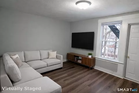 116 Old Foxon Rd, East Haven, CT 06513