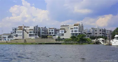 127 Harbour Close Close #127, New Haven, CT 06519