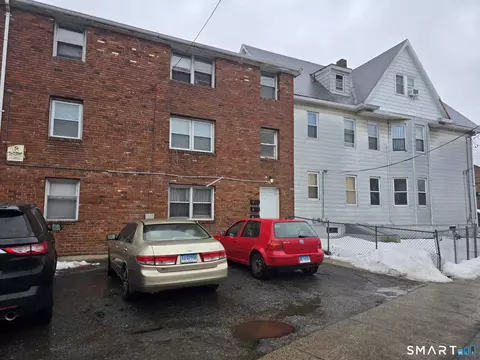 880 First Ave, West Haven, CT 06516