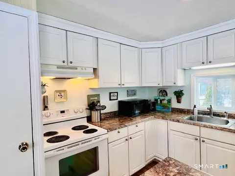 Kitchen - 19 Old Forge Rd, Westbrook, CT 06498 photo 2 of 3