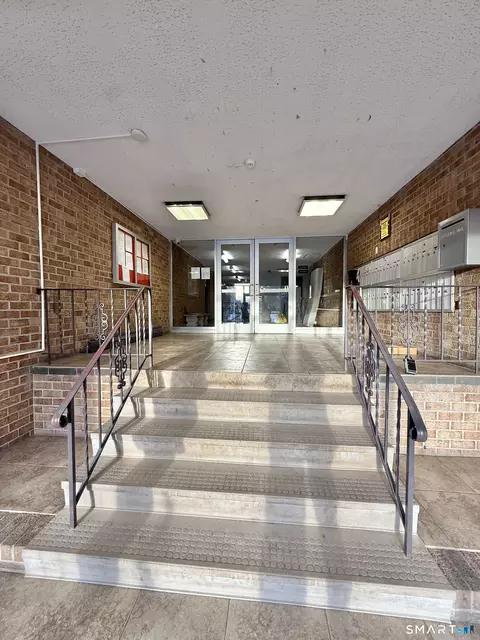 157 Bull Hill Ln #102, West Haven, CT 06516