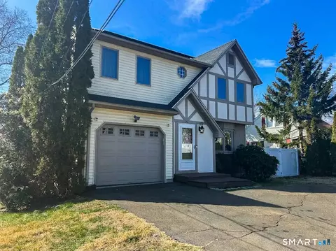 16 Sorensen Rd, West Haven, CT 06516