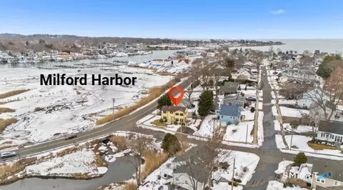 30 Kinlock St, Milford, CT 06460