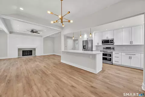 515 Heritage Vlg #A, Southbury, CT 06488