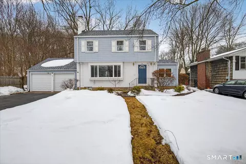 61 Reyna Rd, Hamden, CT 06514