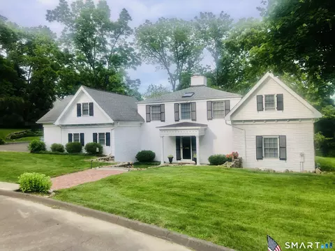 19 Emery Dr, Stamford, CT 06902