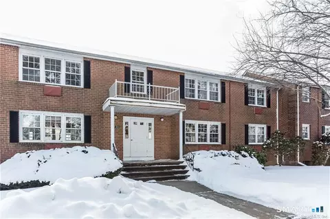 6 Grandview Dr #27A, Farmington, CT 06032