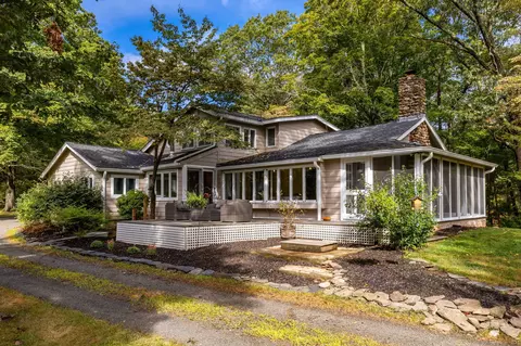 154 Wilburs Ln, Guilford, CT 06437