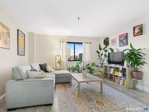 51 Schuyler Ave #5C, Stamford, CT 06902