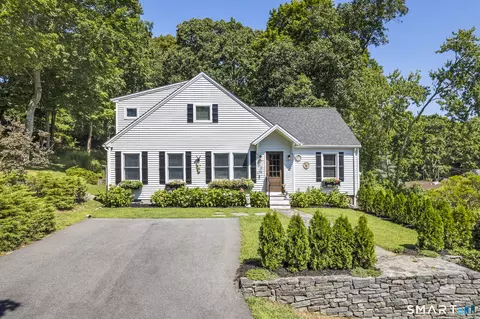 16 Parker Ter, Essex, CT 06426