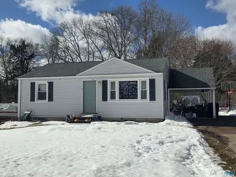8 Cedar Dr, North Stonington, CT 06359