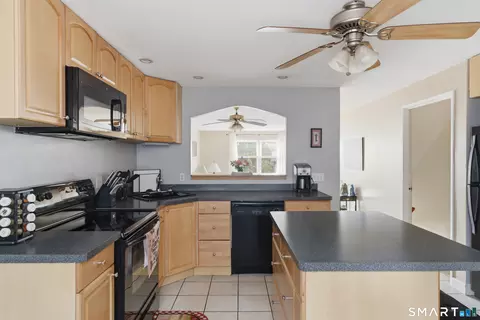 49 Terrace Gdns #49, Wallingford, CT 06492