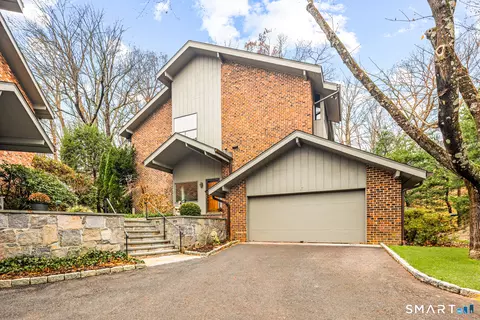 377 Main St #17, New Canaan, CT 06840