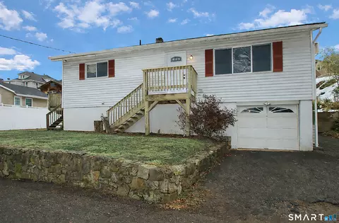 6 Norton Pl, Norwalk, CT 06854