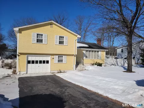 75 Bates Dr, East Hartford, CT 06108