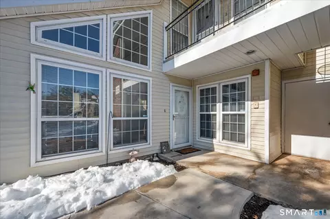 44 Carriage Crossing Ln #44, Middletown, CT 06457