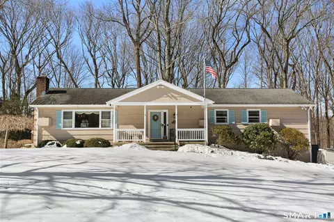 97 Greenbrier Rd, Trumbull, CT 06611