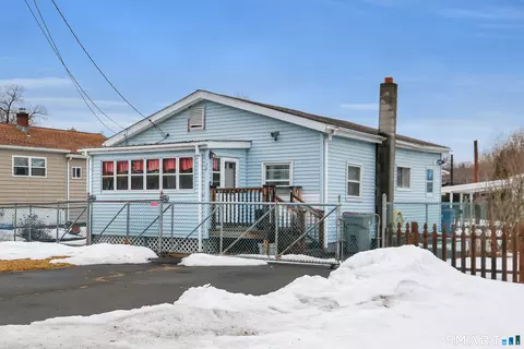 30 Bartlett St, Plainville, CT 06062