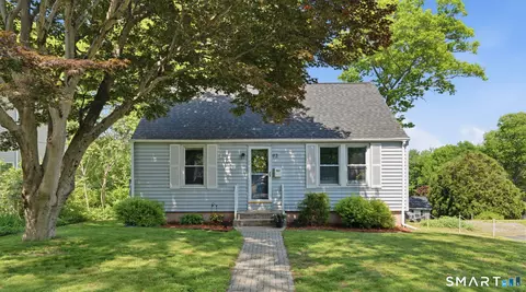 93 Flyers Dr, Norwich, CT 06360