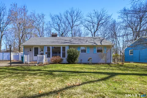 91 Ellsworth Dr, Bloomfield, CT 06002