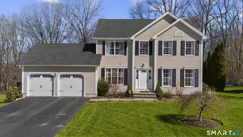 173 Pond View Dr, Watertown, CT 06795