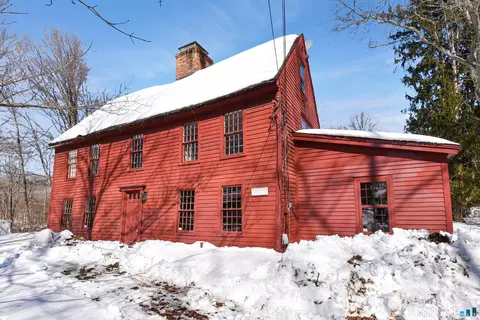 1116 Wallingford Rd, Cheshire, CT 06410