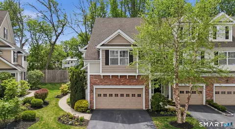 49 Park Place Cir #49, West Hartford, CT 06110