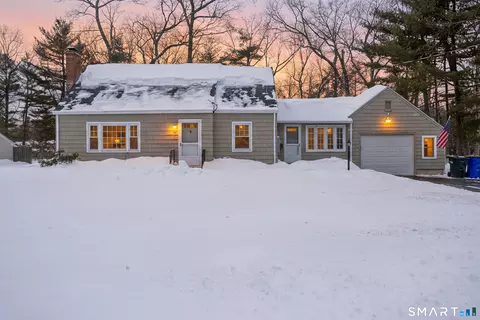 60 Barry Ln, Simsbury, CT 06070