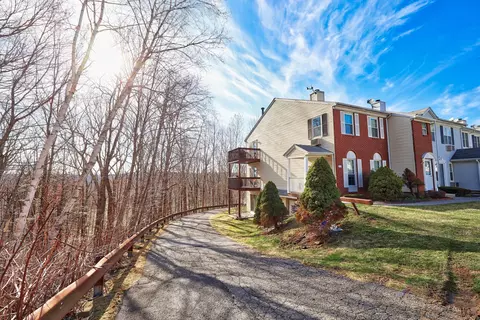144 Spyglass Ct #144, Torrington, CT 06790