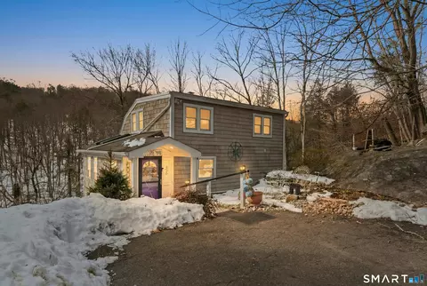 35 Cherokee Trl, Shelton, CT 06484