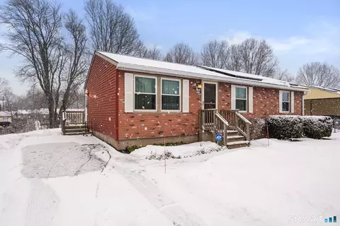 23 Farmstead Cir, Bloomfield, CT 06002