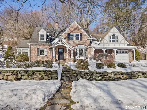 5 Halliwell Dr, Stamford, CT 06902