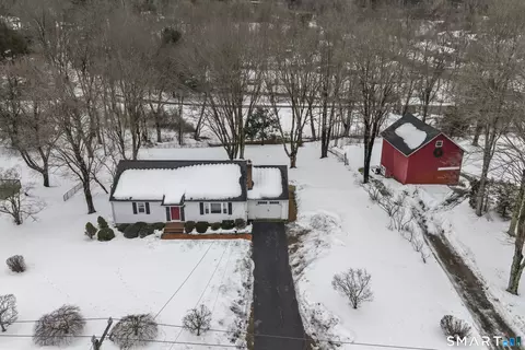 6 Crestwood Dr, Sandy Hook, CT 06482