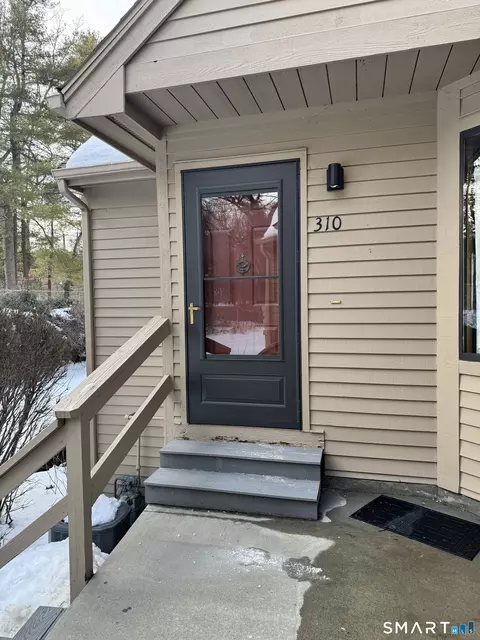 210 Treadwell St #310, Hamden, CT 06517