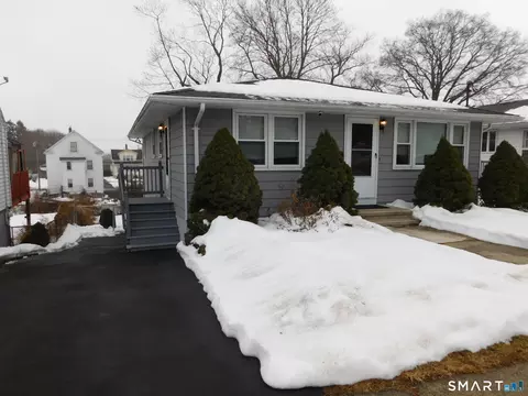 51 Hughes St, East Haven, CT 06512