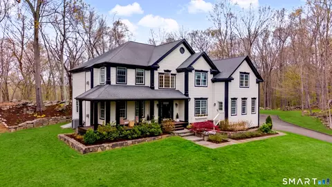 15 Still Hollow Pl, Ridgefield, CT 06877